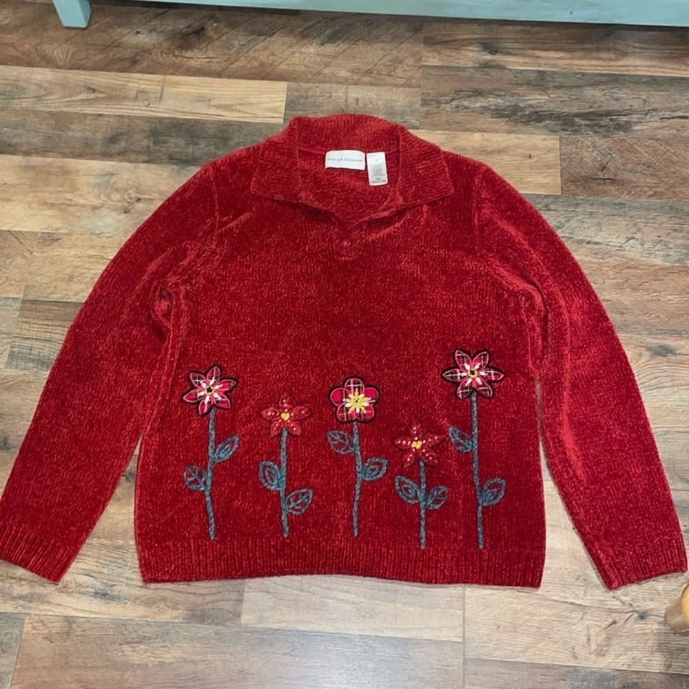 Alfred Dunner pull over sweater. Plaid Floral Embellishments. Size Small.